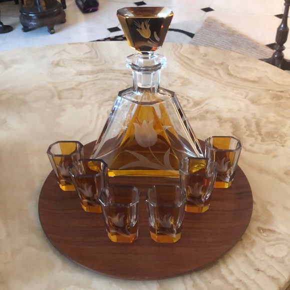 CUT CRYSTAL DECANTER SET W 6 SHOT GLASSES • CLEAR & AMBER COLORED • WOODEN TRAY - Picture 15 of 16